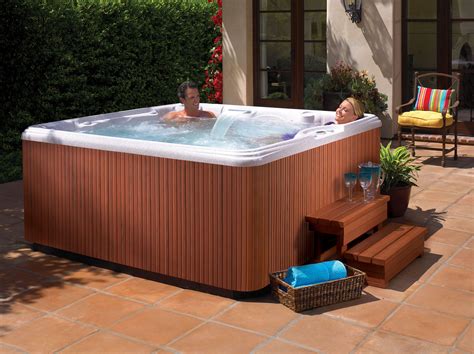 Rhythm™ 7 Person Hot Tub Northern Spas Outlet