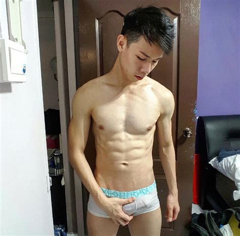 hard bulge queerclick