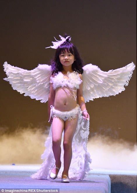 Chinese Mall Holds Fake Victoria S Secret Show With Girls