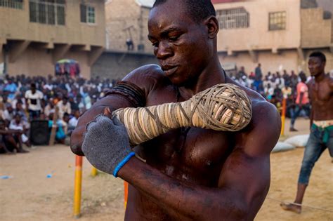these boxers fight with cords wrapped around their fists crowds love