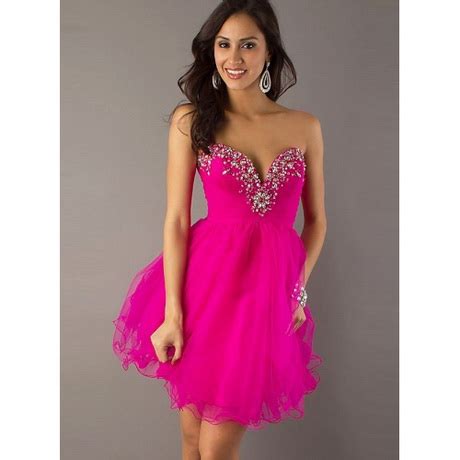 roze jurk mode en stijl