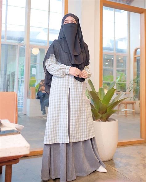 bercadar tetap bisa stylish   inspirasi outfit hijab ala wardah