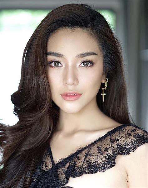Pin By Mai Phuong Nguyen On Lady Prang Asian Bridal Makeup Asian