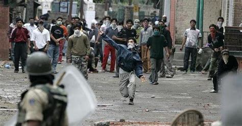 90 Whatsapp Groups In Kashmir Used To Mobilise Stone Pelters Have Been