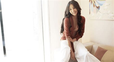 10 hottest pictures of the sexy 41 year old actress han go eun