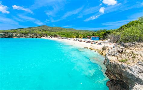 top  reasons  visit curacao  sandals resorts      wishes family travel