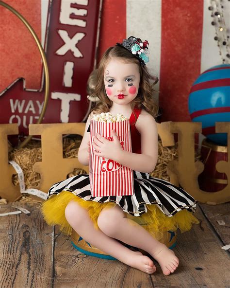 wooster cleveland  medina ohio childrens photographer circus mini sessions circus