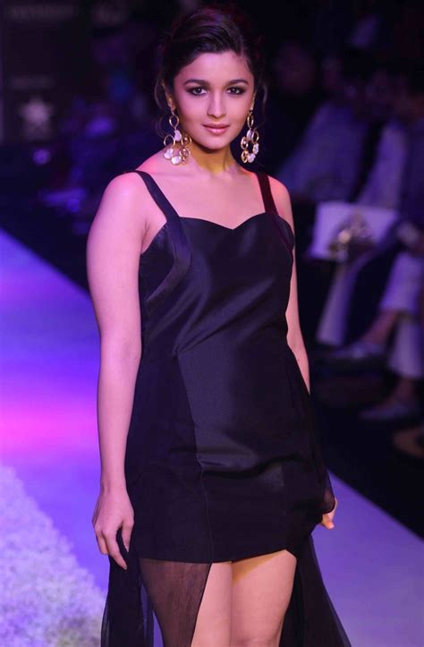 bollywood actress alia bhatt hot photos at iijw 2013