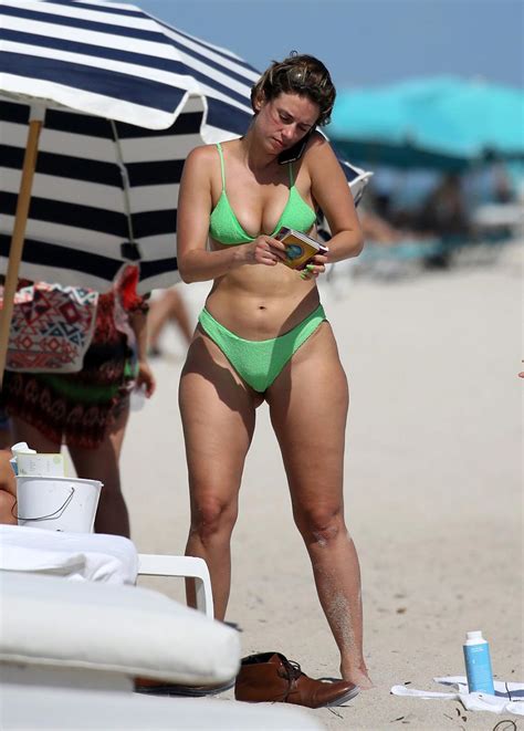 yesjulz ass in bikini natural curves alert scandal planet