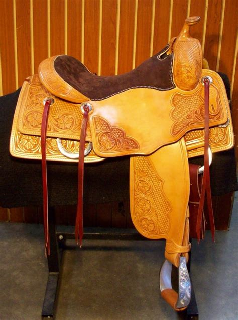 reining saddles bobs custom reining saddles dale chavez reining