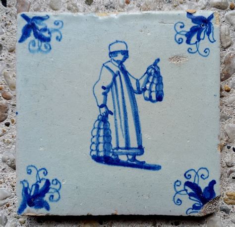zeldzame delftblauwe tegel met uienverkoper aardewerk catawiki