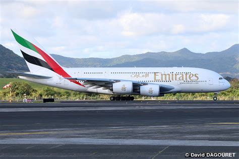 emirates reprend son vol quotidien sans escale entre dubai  hong kong
