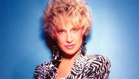 tammy wynette s name to be restored to her crypt