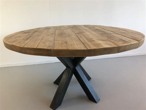 ronde houten eettafel senn massief houten tafel met spinpoot ronde eettafel eettafel tafels