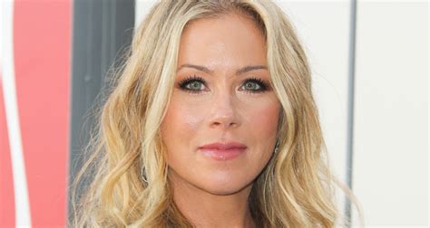 Christina Applegate Reveals She Had Ovaries And Fallopian Tubes Removed
