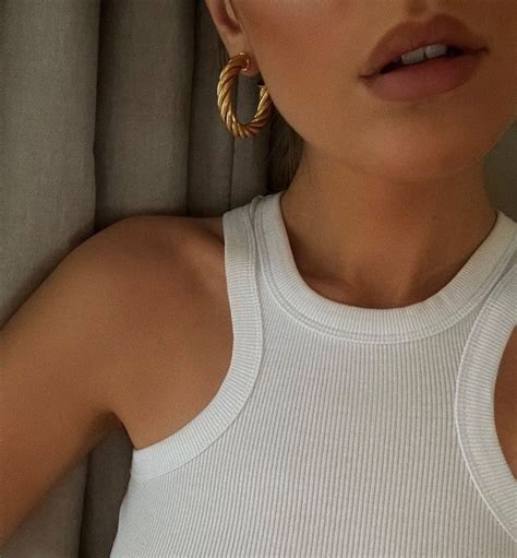 elle  instagram   instagram inspo hoop earrings