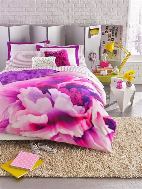 flower patterns   beautiful bedroom decor