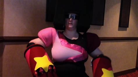 many females cosplay as garnet is it because she is sexy youtube