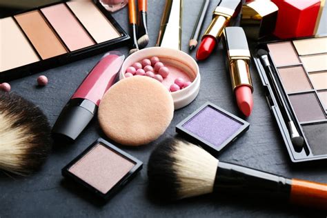 top  cosmetic brands  india ranked marketing