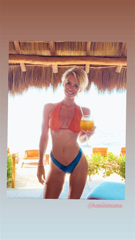 nicky whelan sexy and skinny in a bikini 13 photos the fappening