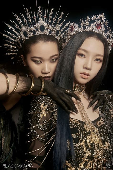 model jang yoon ju steals spotlight as dangerously sexy black mamba