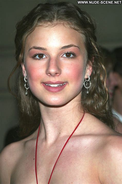 emily vancamp no source celebrity posing hot babe blonde celebrity actress nude posing hot sexy
