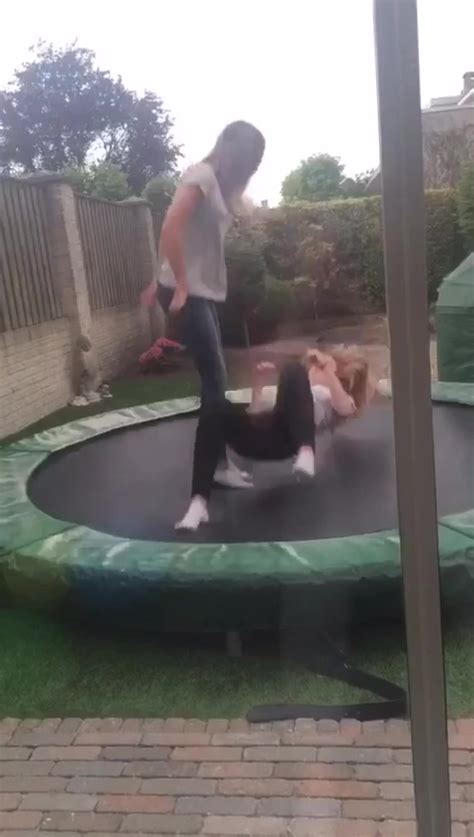 dumpert trampoline plezier met je zusje