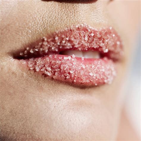 Use Vaseline And Sugar As Lip Scrub To Get Rid Of Dead Skin Trusper