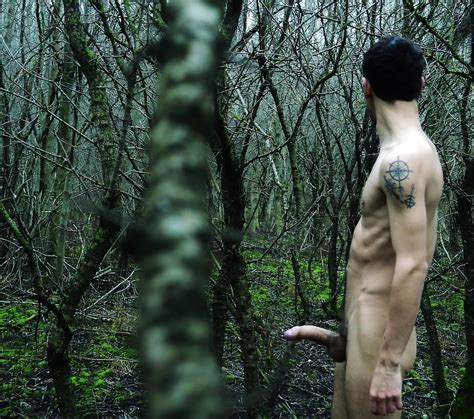 naked men in the woods 24 pics
