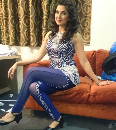 gorgeous prajakta mali marathi actress fashion design