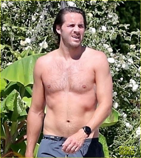 Margot Robbie S Husband Tom Ackerley Goes Shirtless For A Run In L A