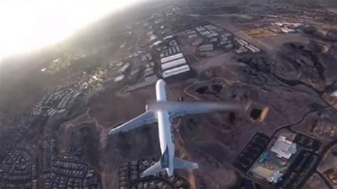 drone pilot  outrage  flight  airliner australian photography
