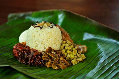 dishes  sri lankan cuisine