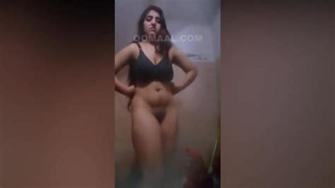 desi college girl stripping and pussy fingering in