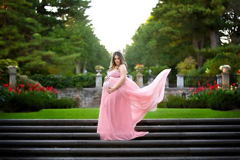 my maternity shoot and body image while pregnant neuroticmommy