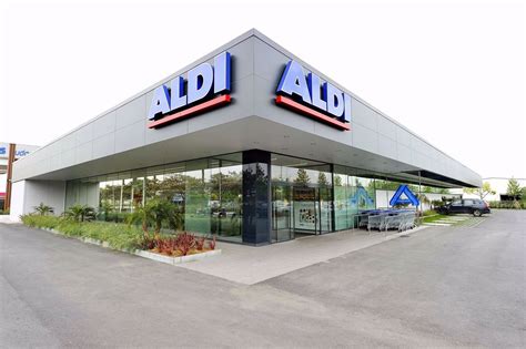 aldi abre sus primeros seis establecimientos en mallorca  alcanza los  en espana