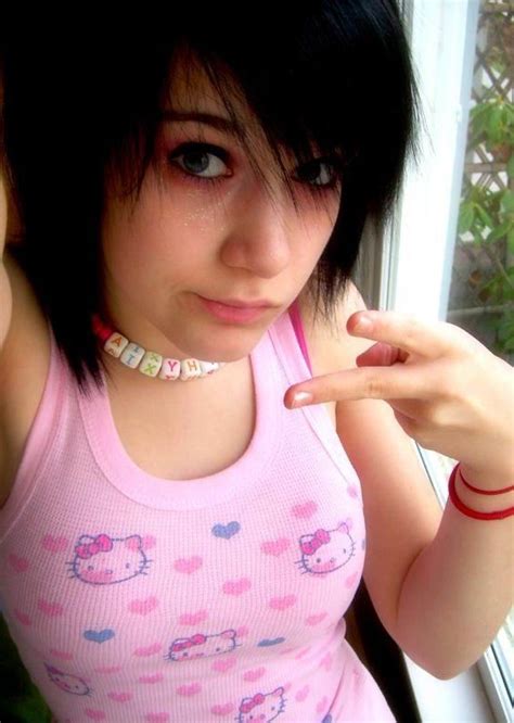 girls short emo hairstyle with bangs styles weekly