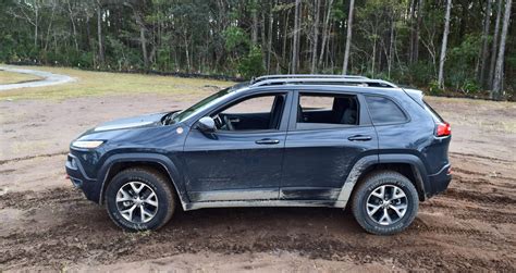jeep cherokee trailhawk hd road test review    car