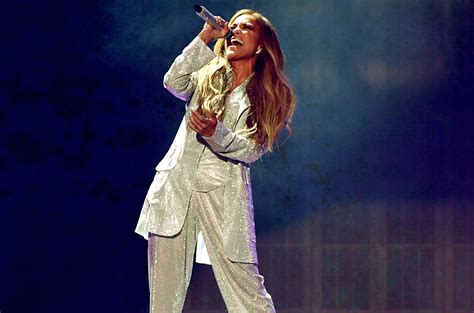 Jennifer Lopez Performs Limitless At The 2018 Amas
