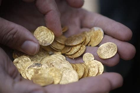 sunken treasure divers stumble  priceless ancient gold csmonitorcom