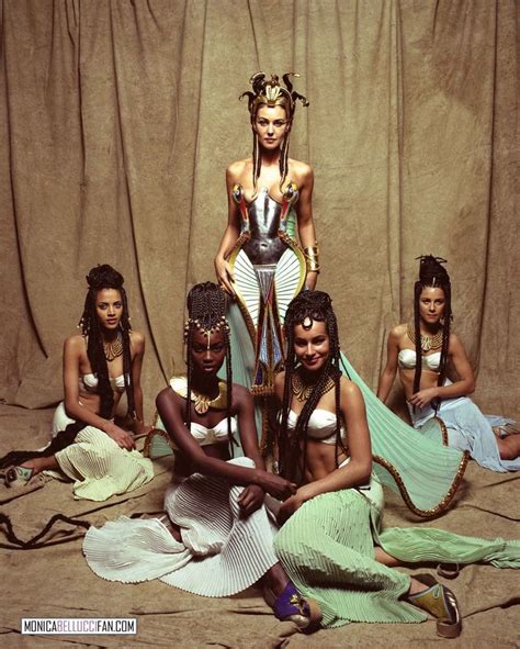 Monica Bellucci As Cleopatra In Asterix And Obelix Mission