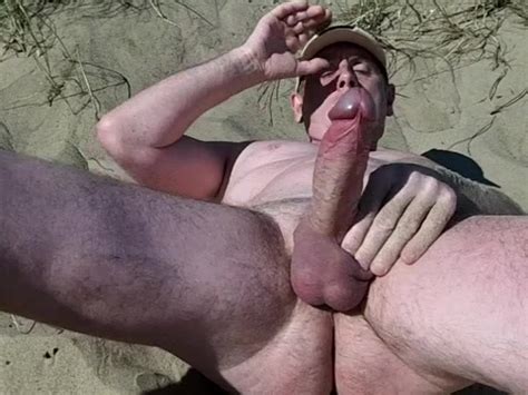 wild exhibitionist on the beach free porn videos