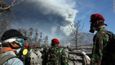 indonesia mount merapi volcano erupts again friday