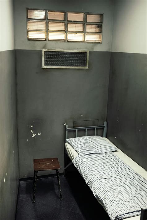 Best Prison Cell Pictures [hd] Download Free Images On Unsplash