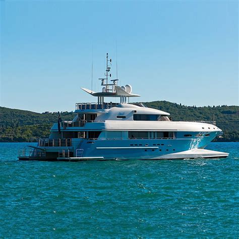 catamaran charter yacht charter fleet