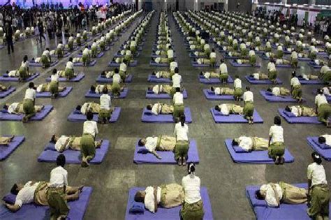 641 thai pairs break massage guinness world record cn