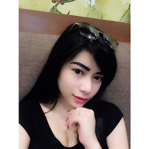 Koleksi Foto Punky Permata Wijaya Selfie Cantik N Pose Seksi Model Hot
