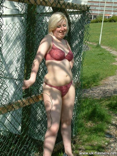 naughty amateur babe yanus in outdoor uk flashing and blonde chicks public nudit pichunter