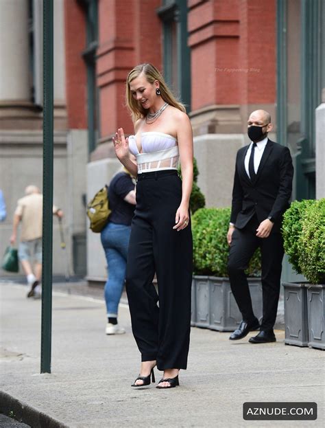 Karlie Kloss Sexy Looks Fashionable As She Steps Out In Nyc Aznude