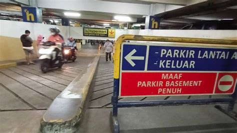 Jelang Psbb Solo Grand Mall Diserbu 8 Ribu Pengunjung Parkir Basement